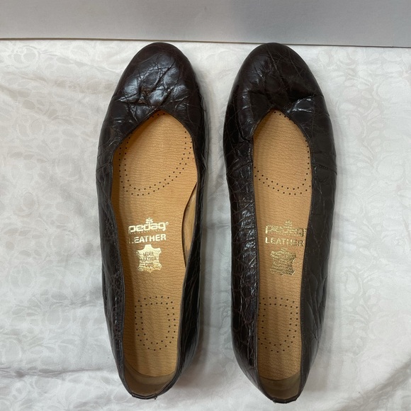Ralph Lauren brand new real crocodile flats - Picture 3 of 4